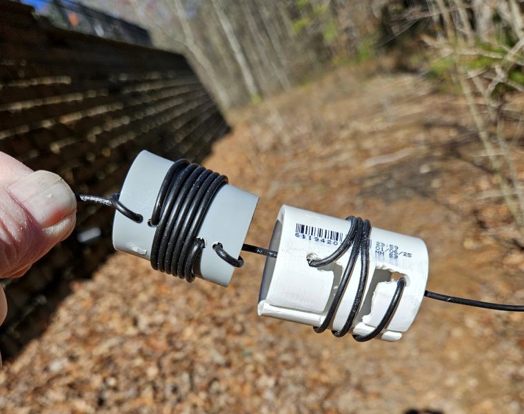 Figure 3. The new coil added to my EFHW antenna. It had no effect on resonant frequency. Figure 3. The new coil added to my EFHW antenna. It had no effect on resonant frequency.